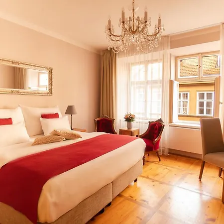 Hotel Golden Key Castle