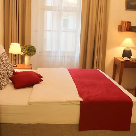 Golden Key Castle Hotel Praag