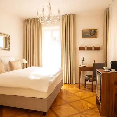 Golden Key Castle Hotel Praag