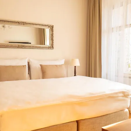 Hotel Golden Key Castle