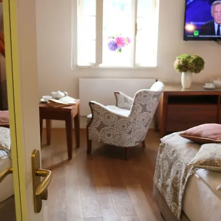 Golden Key Castle 4* براغ
