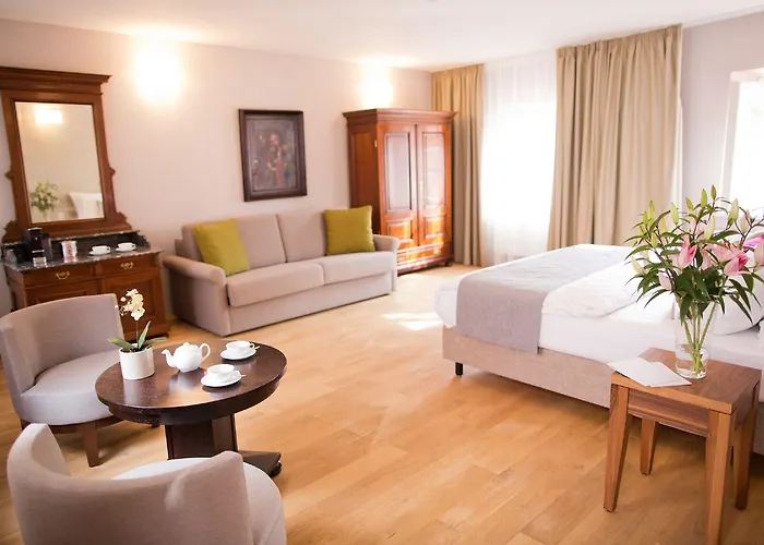 Hotel Golden Key Castle