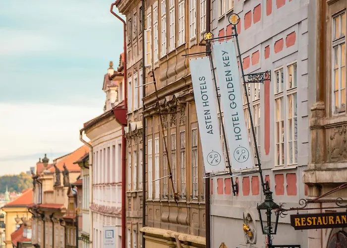 Hotell Golden Key Castle Prag