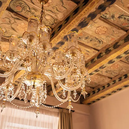 Golden Key Castle Hotell